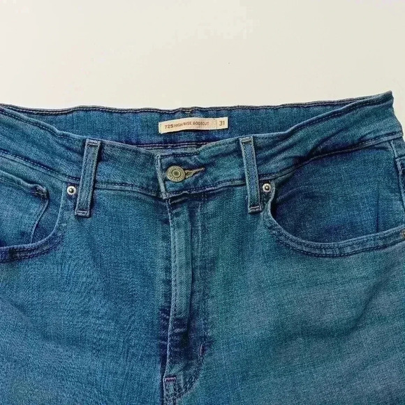 Levi's 725 Highrise boot cut jeans. Ladies  Size 31x30 - Picture 4 of 9